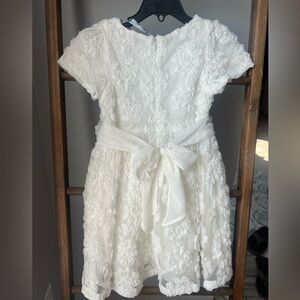 Flower girl dress beautiful NWT off white Size 3